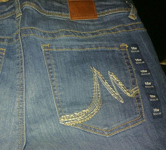 Maurices jeans from Target.  Nwt. - Picture 3 of 4
